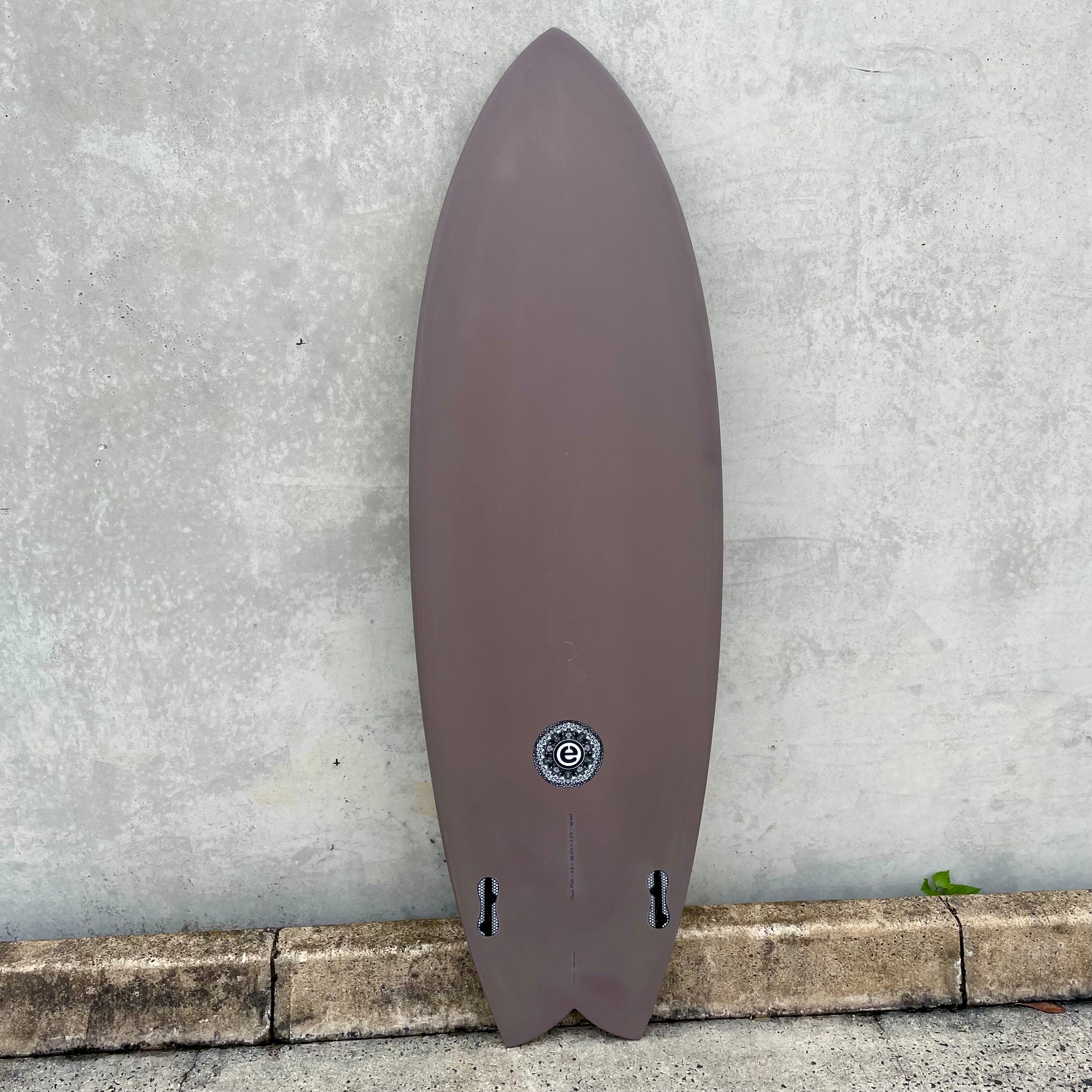 Elemnt Surf Twin Fish Husk surfebrett keel fish