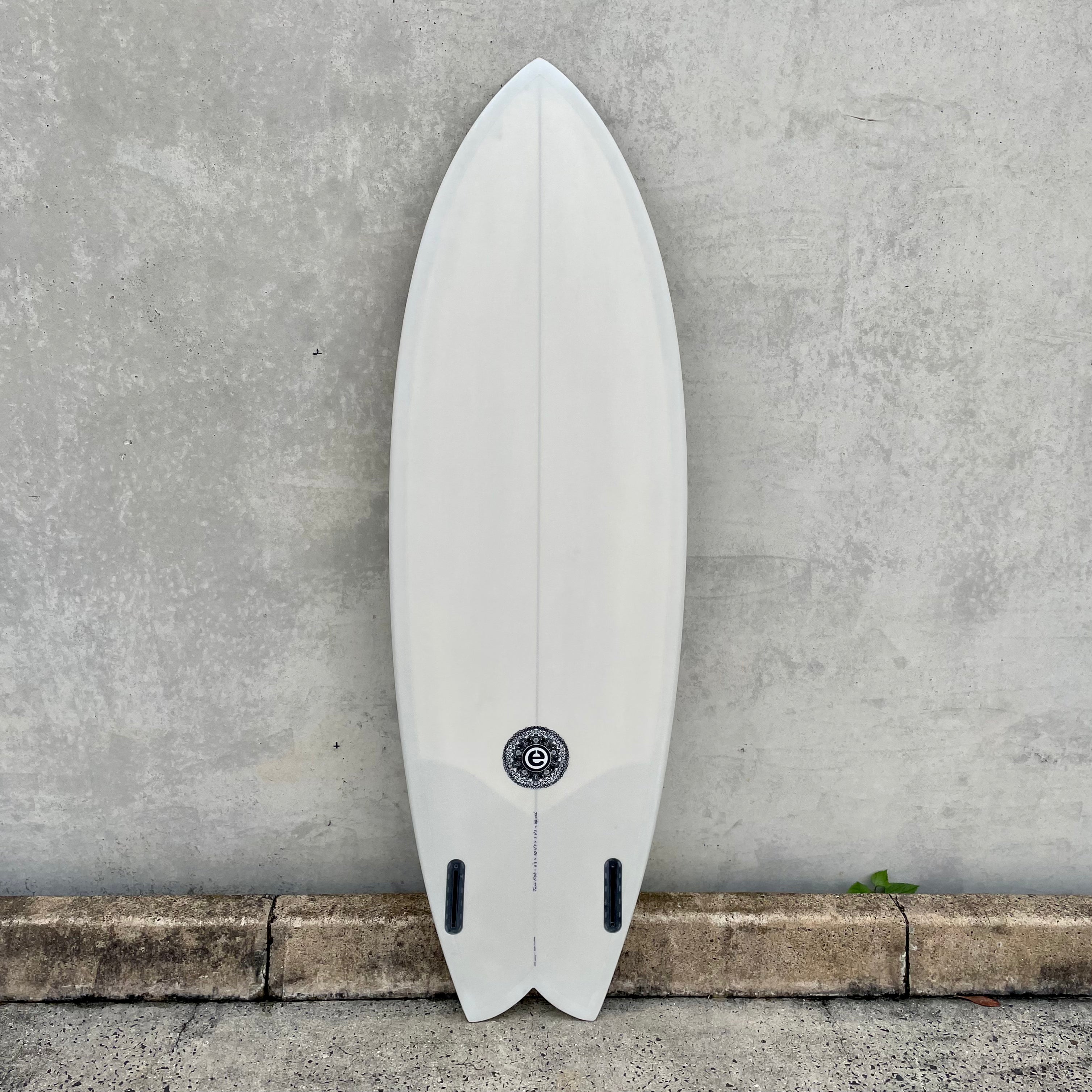 Elemnt Twin Fish surfebrett Dune keelfish
