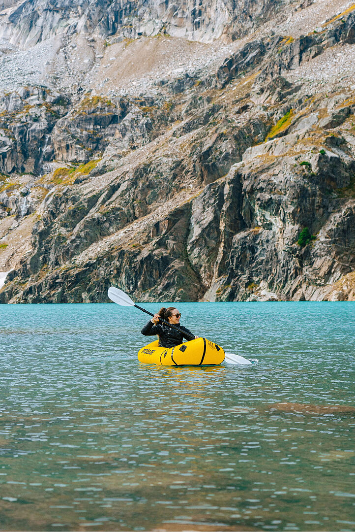 Kokopelli Rogue-Lite packraft gul minimalistisk