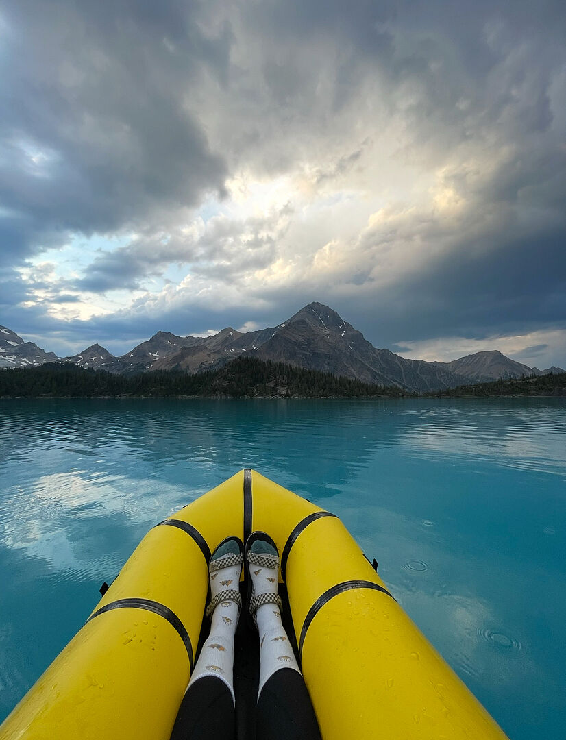 Kokopelli Rogue-Lite packraft gul minimalistisk