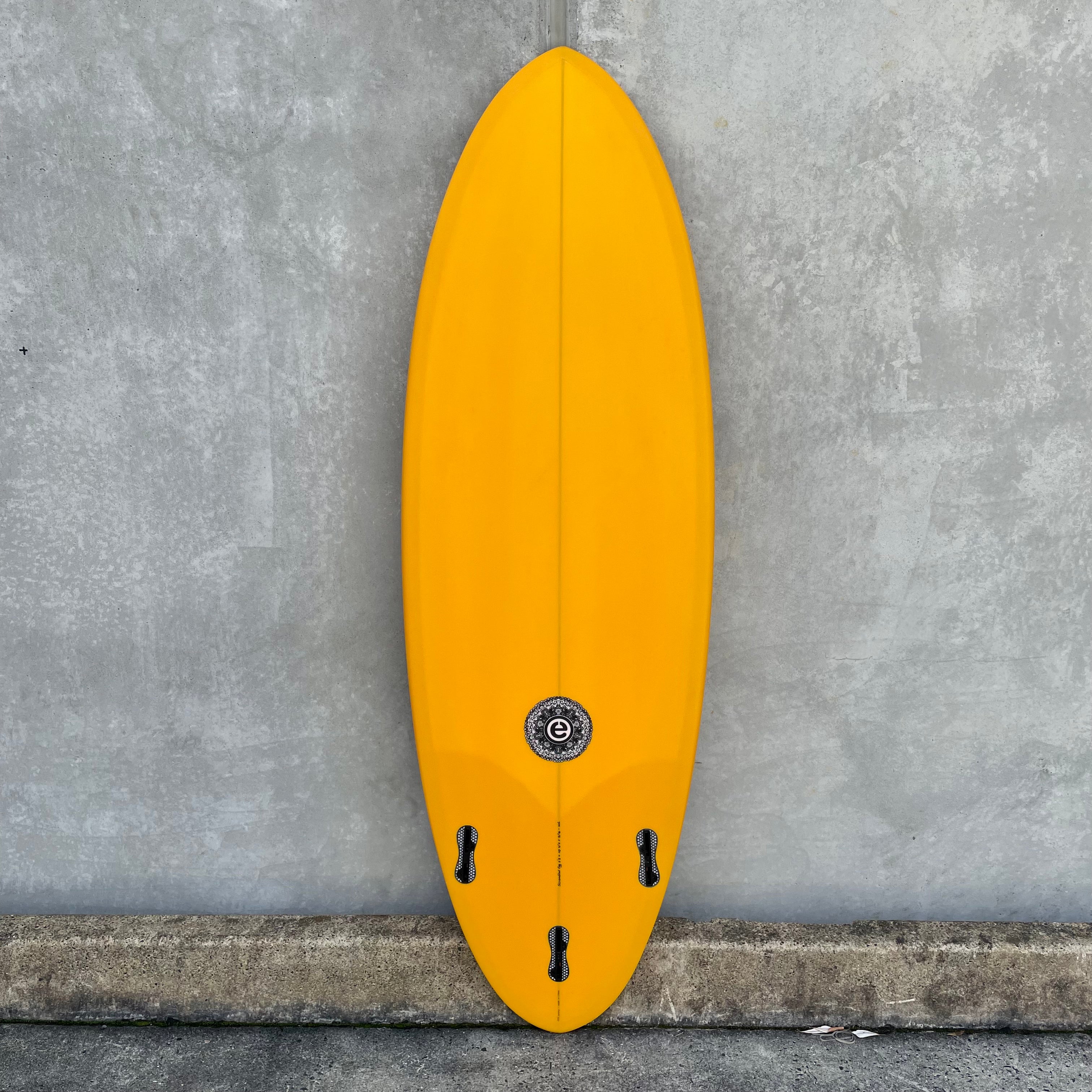 Elemnt Scrambled Egg surfebrett Saffron funboard
